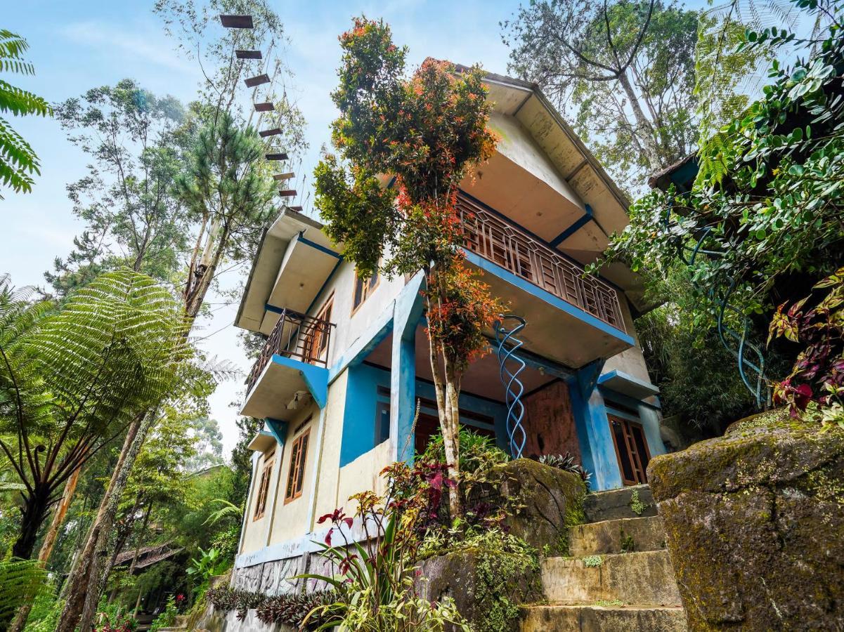Oyo Homes 90915 Eco Tourism Desa Cihanjuang Rahayu Ciwangun Indah Camp Villas Bongkar Exterior photo